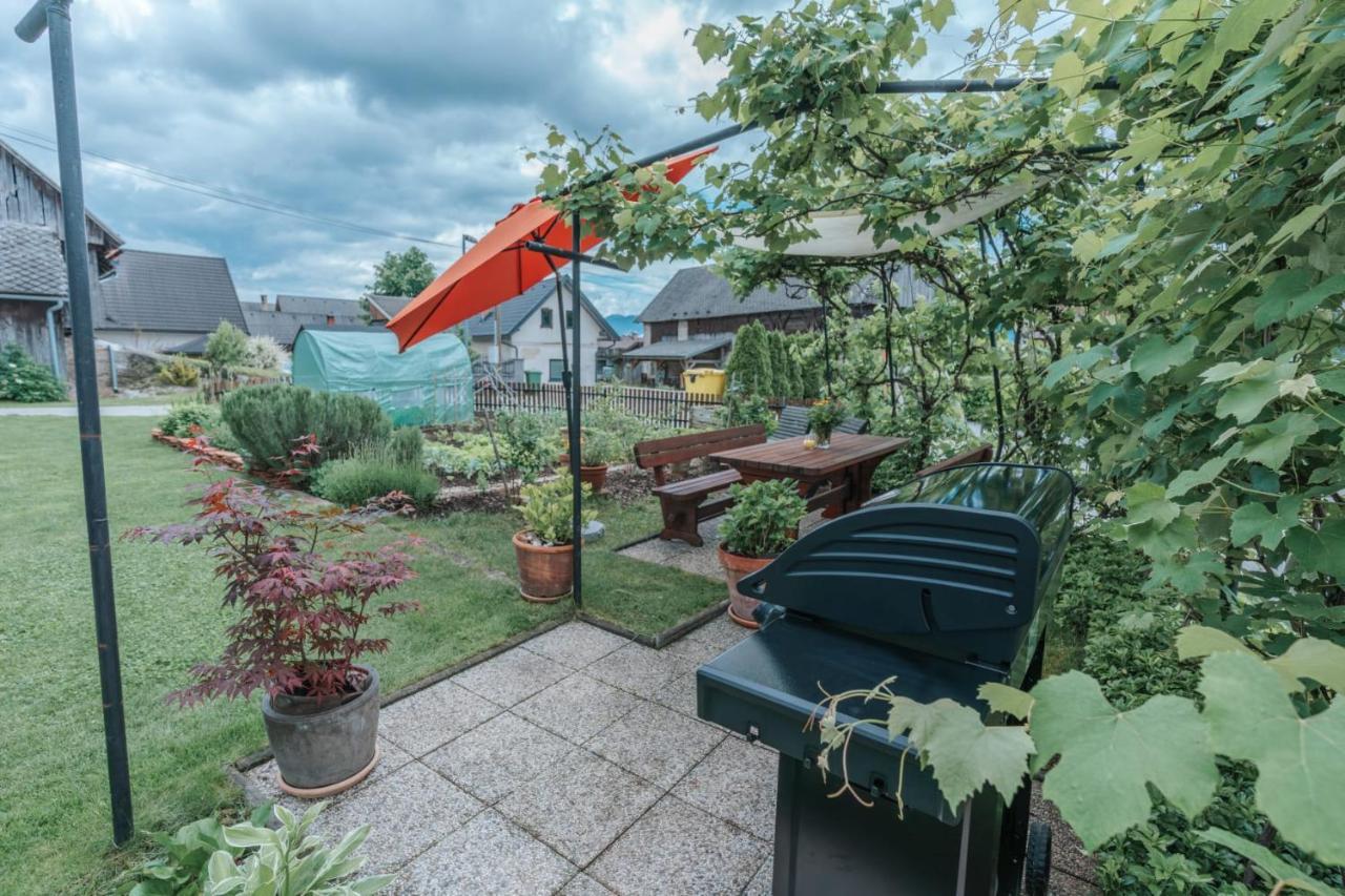 Apartma Lamberger Zirovnica Exterior photo